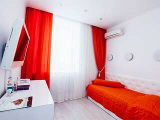 Гостиница  Матрёшка Плаза Самара Colour Room Single-1